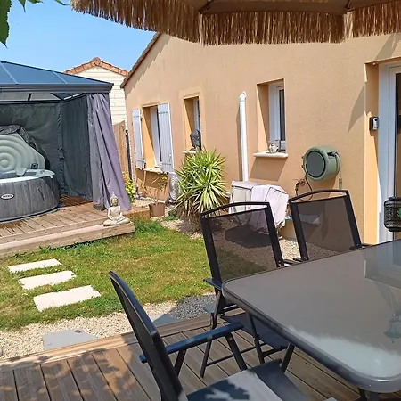 Le Petit Marais بيت للعطل